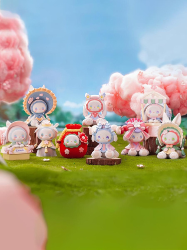 Фигурка Emma Secret forest Позднее цветение сакуры в сюрприз-боксе 10см, 1шт.