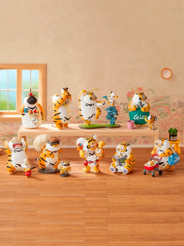 Фигурка Александр Толстый Тигр: Эпичный провал родителя Alexander The Fat Tiger в сюрприз-боксе 7-10см, 1шт.