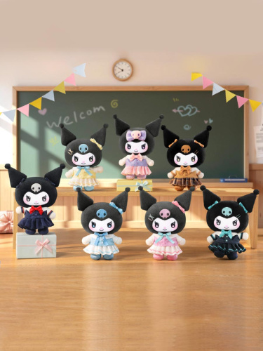 Мягкая игрушка KUROMI Школьная жизнь Куроми в сюрприз-боксе 17см, 1шт.