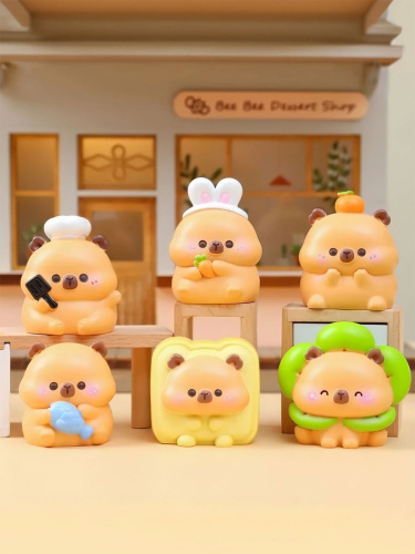 Фигурка Капибара в кафе в сюрприз боксе 1шт.