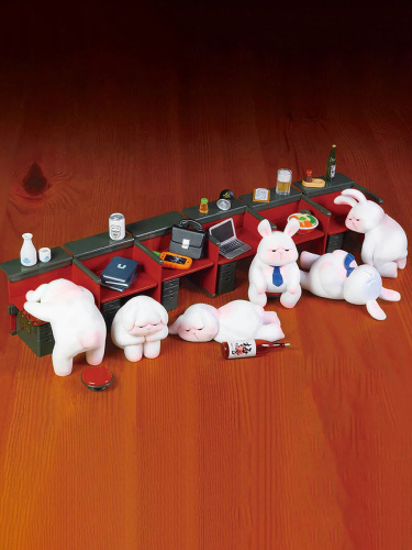 Фигурка Понедельник, Брюс: Напитки с закусками Monday Bruce в сюрприз-боксе 8см, 1шт.