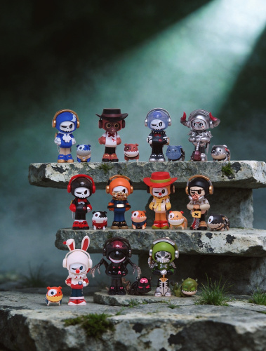 Фигурка Mr. Bone The Wicked Union mini в сюрприз-боксе см, 1шт