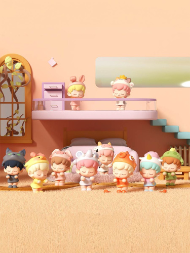 Фигурка EMOR Пижамная вечеринка фигурки в сюрприз-боксе 7см, 1шт.